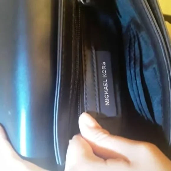 Excellent Condition Michael Kors Genuine Leather Rivington Stud Crossbody Purse - Picture 2 of 6